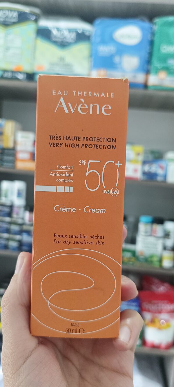 Avène spf50  confort anti-oxydant complex آفان كريم الوقاية من الشمس
